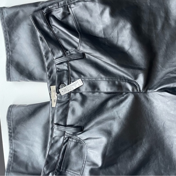 Madewell The Perfect Vintage Straight Jean Faux Leather Edition NWT Size 33 PLUS - Picture 1 of 6